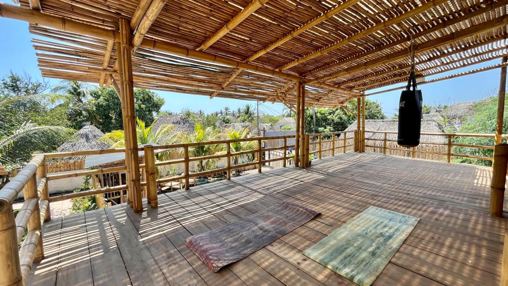 Shanti Surf Camp Эль-Паредон-Буэна-Виста Экстерьер фото